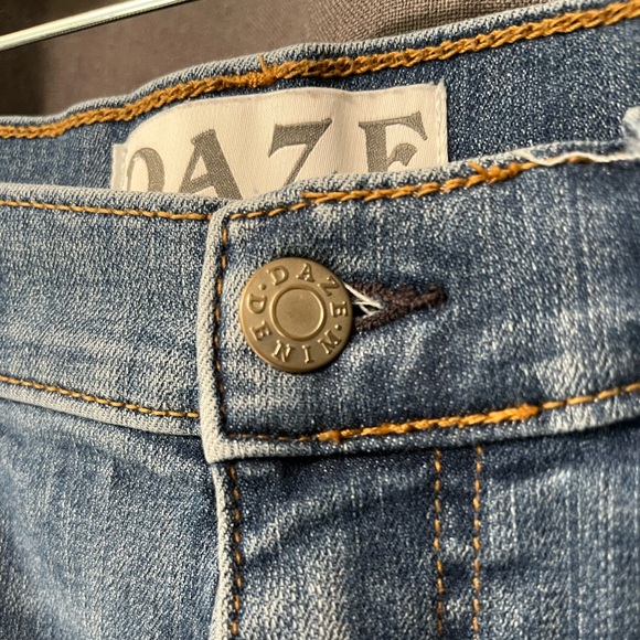 Daze raw hem crop jean - Picture 5 of 11